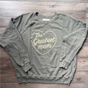 The Great “Greatest Mom” crewneck